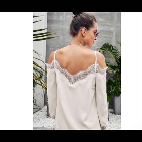 Off shoulder blouse - Picture 2 of 2